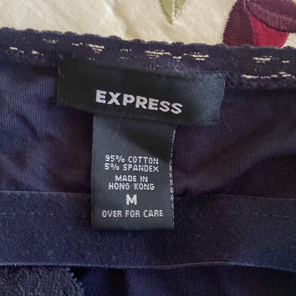 Express tank top - Picture 2 of 3